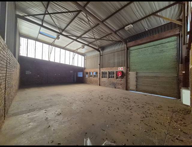 194M² WAREHOUSE TO LET IN WADEVILLE